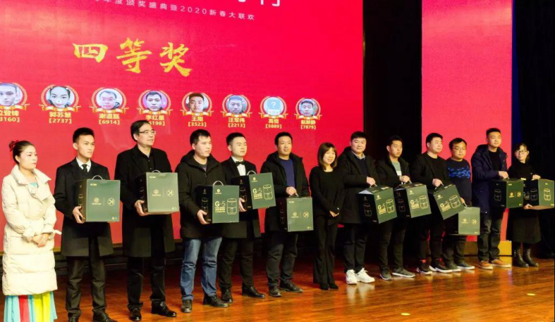 亚星集团老总_盛虹集团老总女儿图片(3)