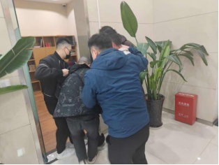 光大银行郑州航空港区支行成功配合公安机关抓捕4名涉诈嫌疑人292