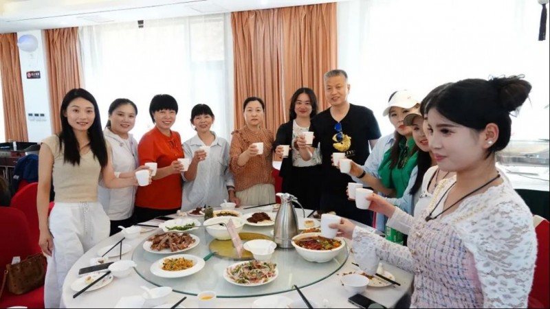 奔赴山野,向幸福出发!阿五人的度假旅游有多快乐411