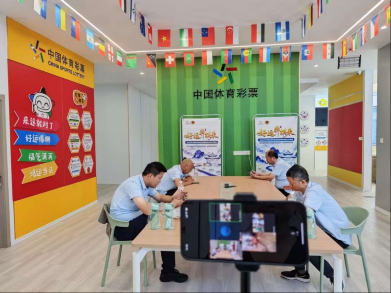 楚河汉界云端争锋，这场赛事让体彩店变身“微型电竞馆”484