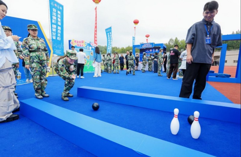 c01郑州东区分中心稿件“反诈是门必修课 筑牢防线守好责”中国体育彩票联合郑州市公安局开展2025“开学第一课”反诈进校园活动631
