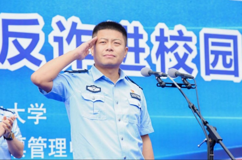 c01郑州东区分中心稿件“反诈是门必修课 筑牢防线守好责”中国体育彩票联合郑州市公安局开展2025“开学第一课”反诈进校园活动1003