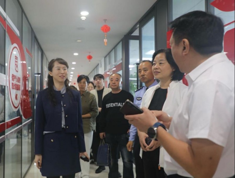 1_2025-9-24 （分公司）金融消费者教育基地在郑州正式揭牌 平安产险河南分公司打造“平安号”教育基地助金融行业高质量发展金融行业高质量发展_8971075