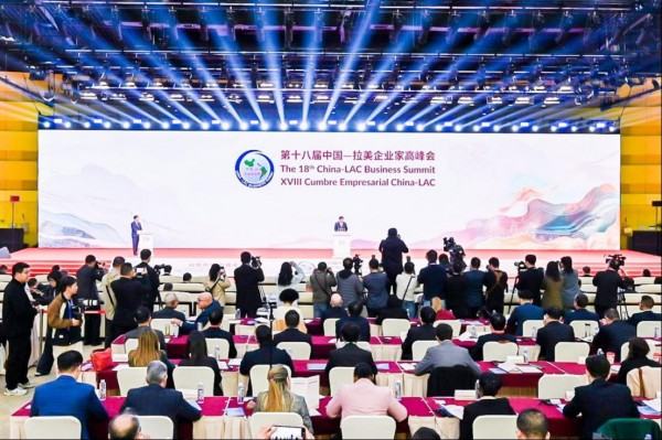 向新向智 共赢未来 18届高峰会147