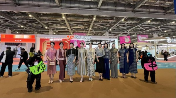 3.9 银基广场稿件一(1)780